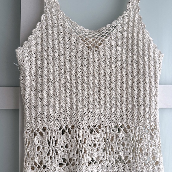 Cream crochet knit dress - Picture 3 of 3
